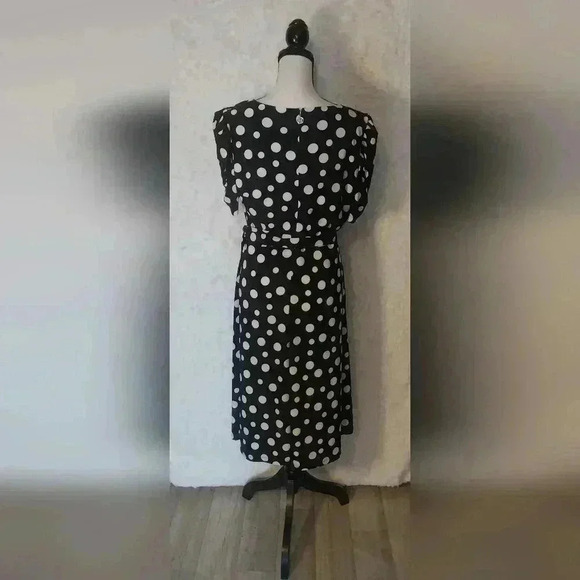 Women’s Tommy Hilfiger Short Sleeved Polka Dot Dress Wrap Size 10 - Picture 2 of 8